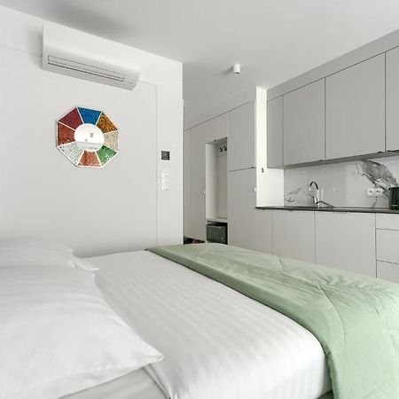 Sea & Lake - City Apartments Миелно Екстериор снимка
