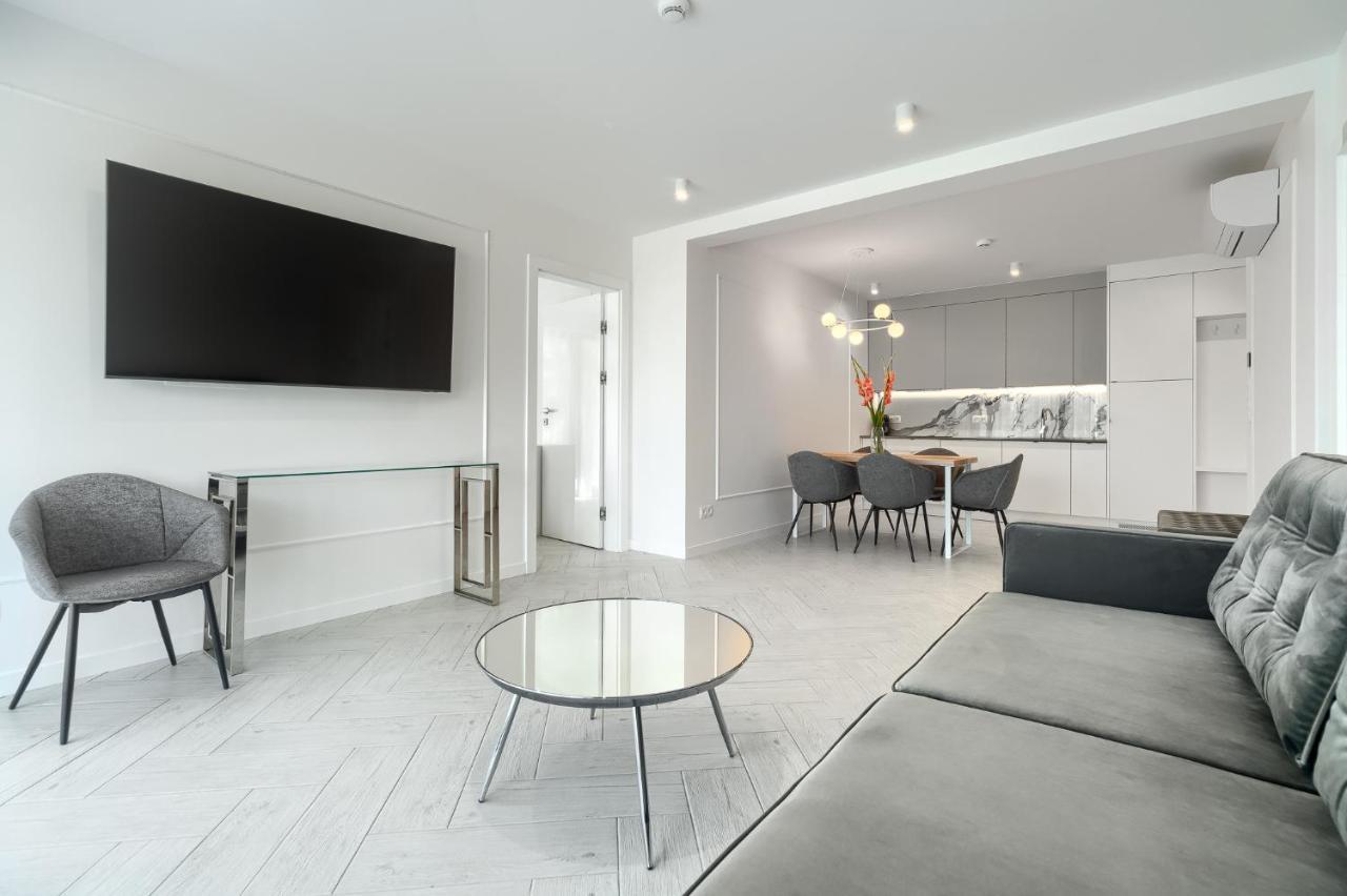 Sea & Lake - City Apartments Миелно Екстериор снимка