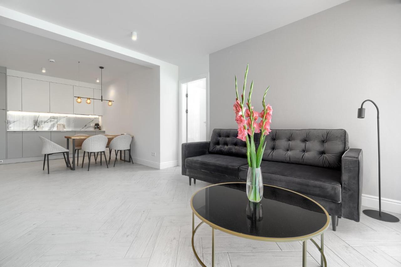 Sea & Lake - City Apartments Миелно Екстериор снимка