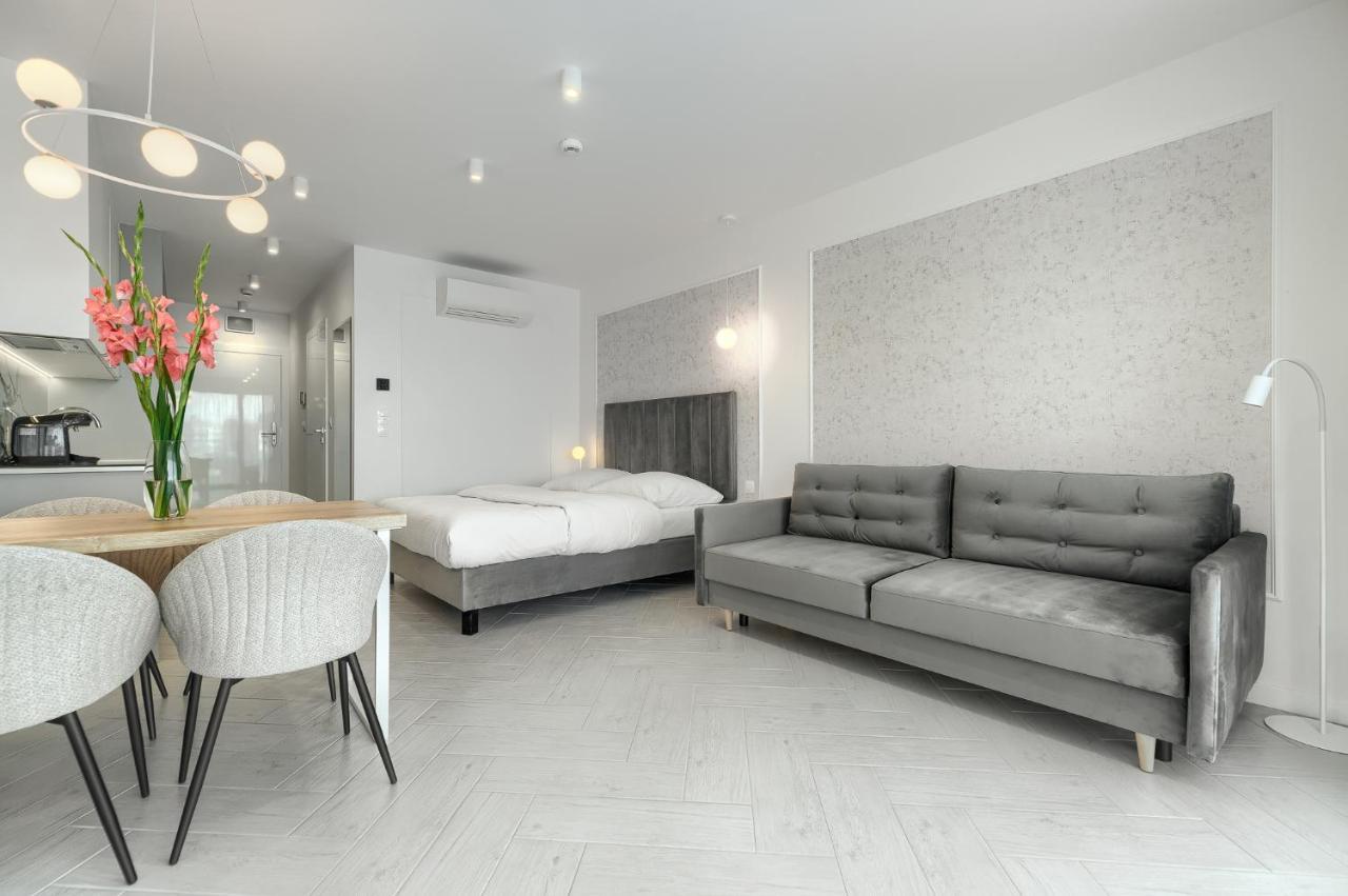 Sea & Lake - City Apartments Миелно Екстериор снимка