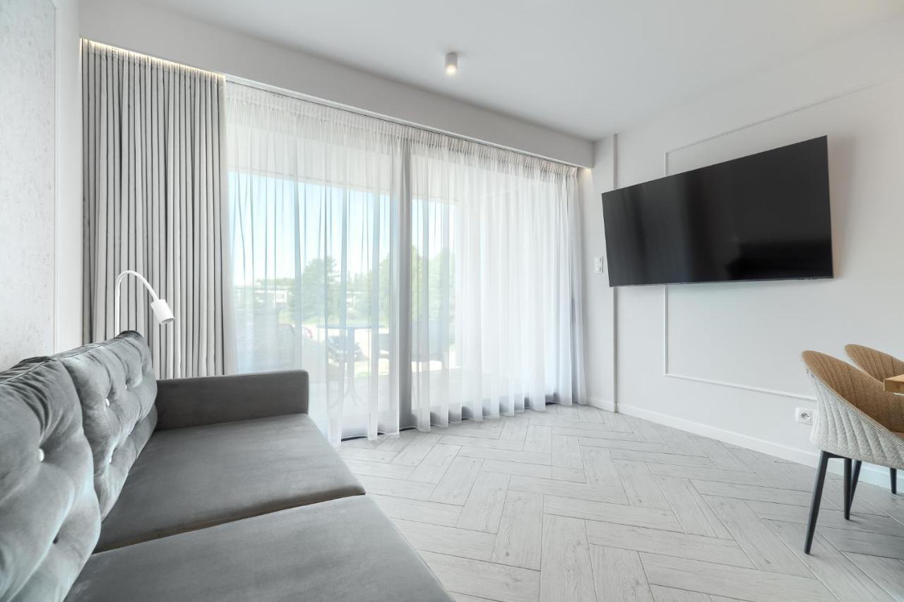 Sea & Lake - City Apartments Миелно Екстериор снимка