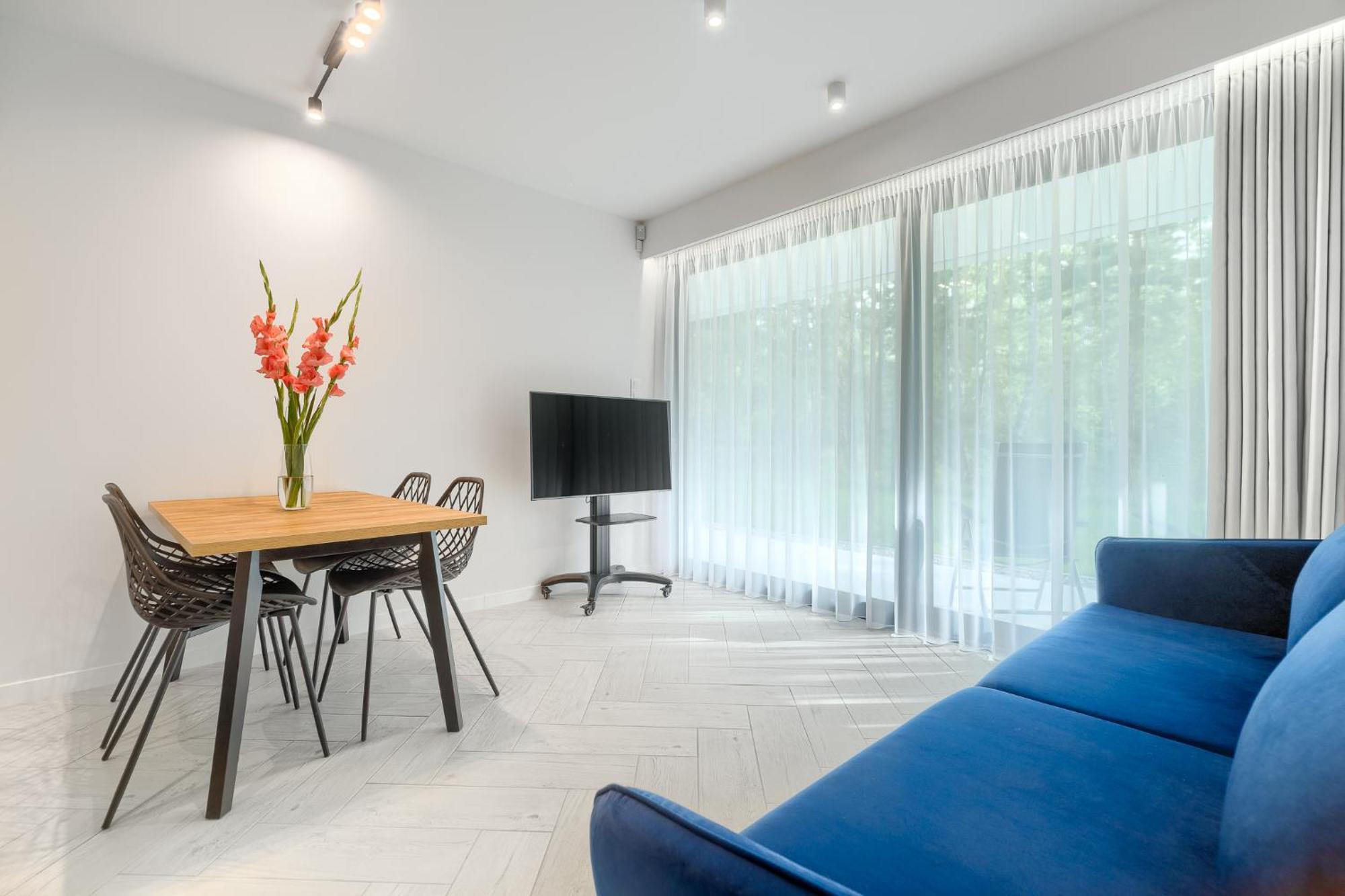 Sea & Lake - City Apartments Миелно Екстериор снимка