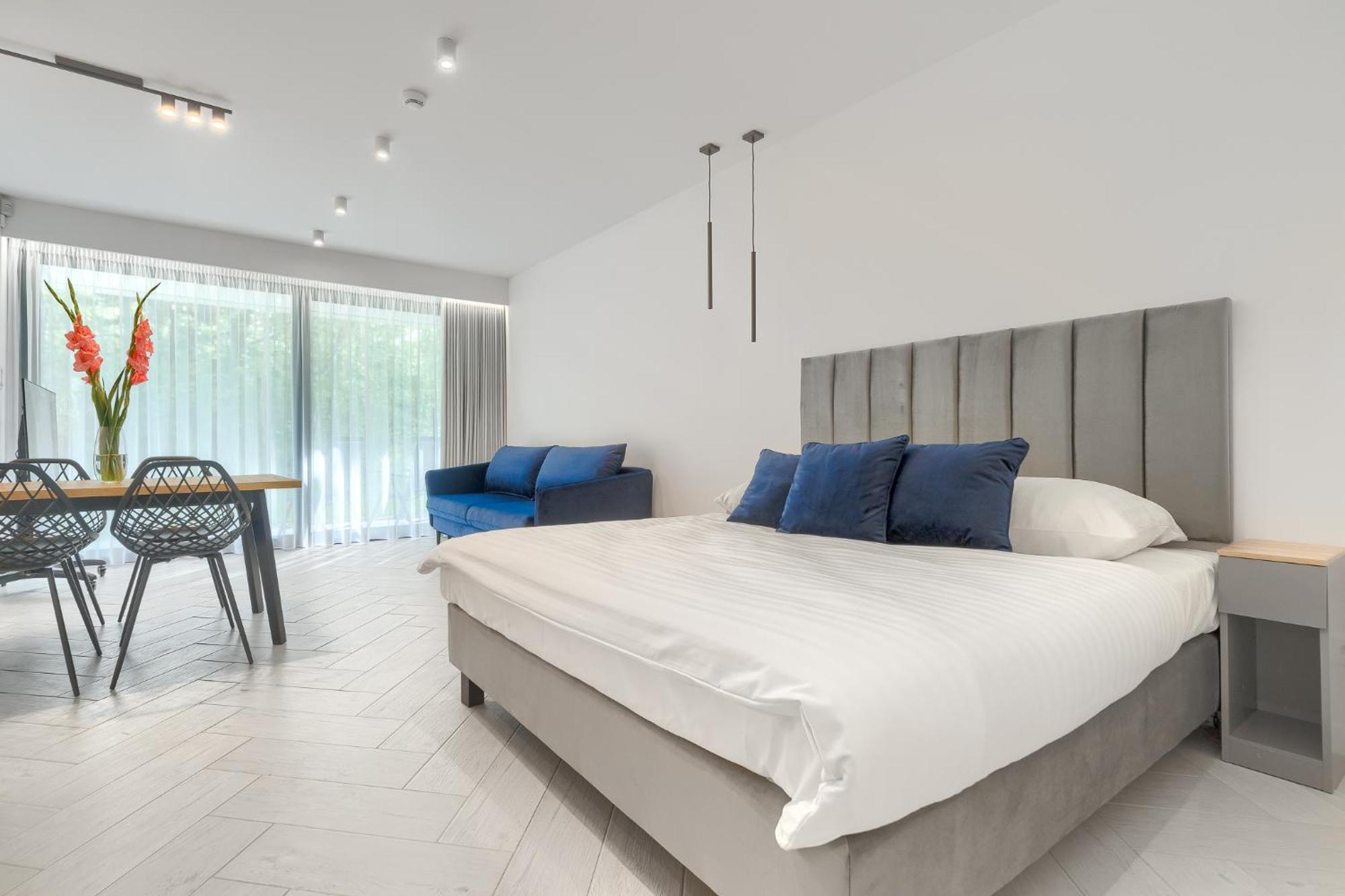 Sea & Lake - City Apartments Миелно Екстериор снимка