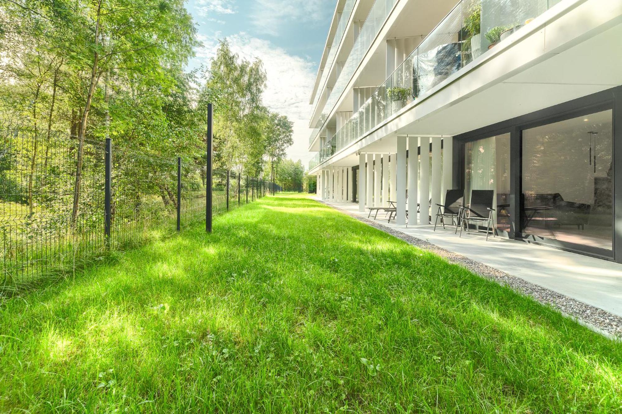 Sea & Lake - City Apartments Миелно Екстериор снимка