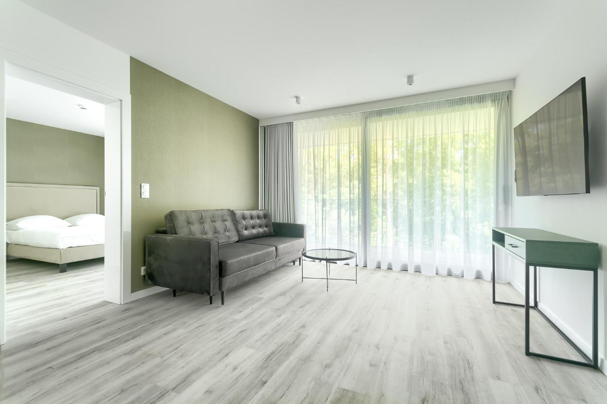 Sea & Lake - City Apartments Миелно Екстериор снимка