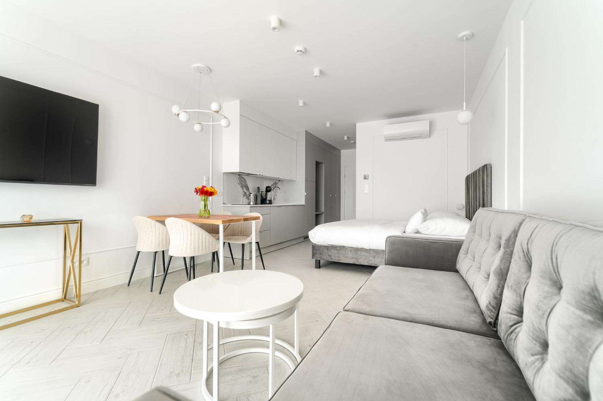 Sea & Lake - City Apartments Миелно Екстериор снимка