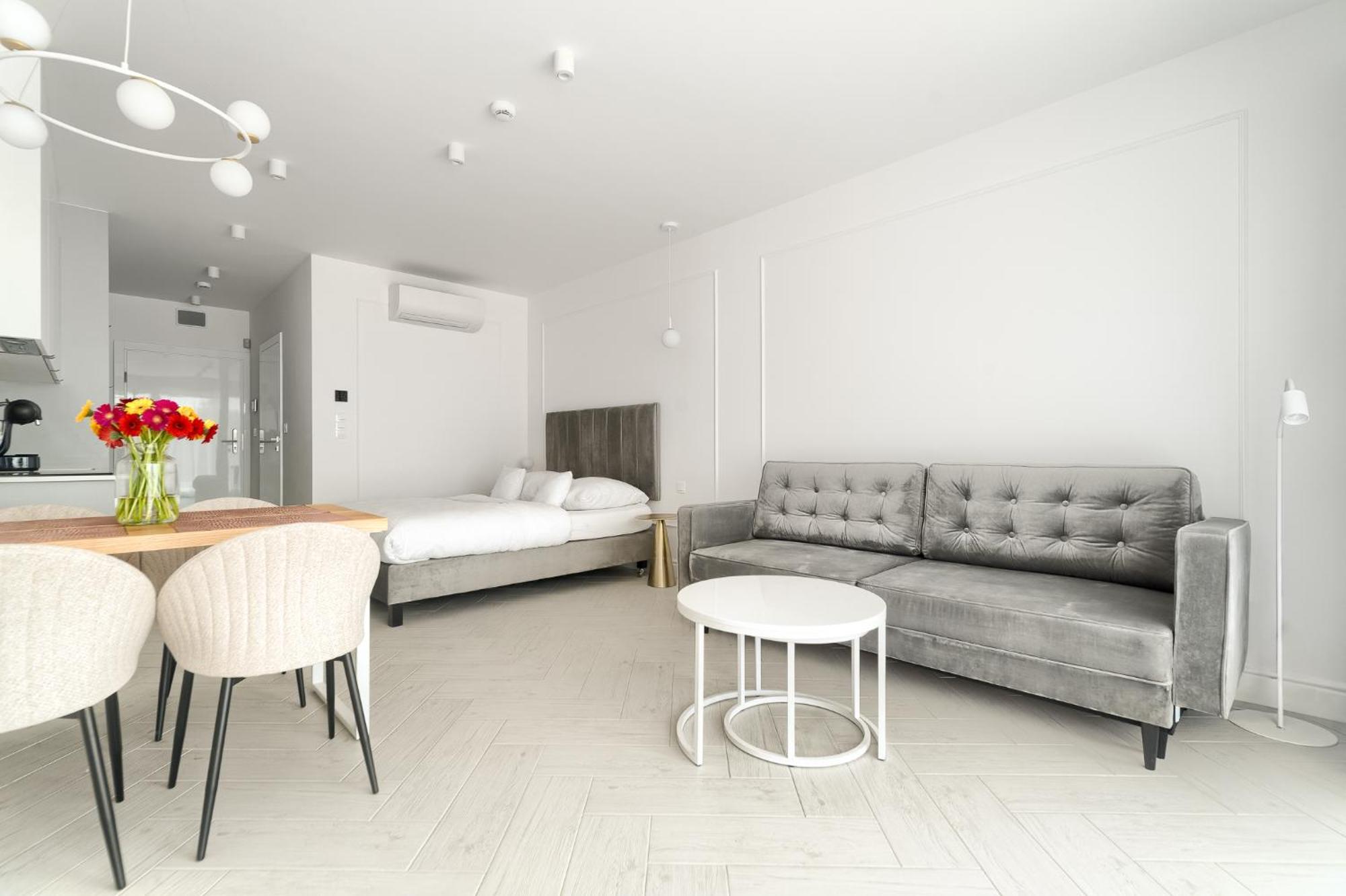 Sea & Lake - City Apartments Миелно Екстериор снимка