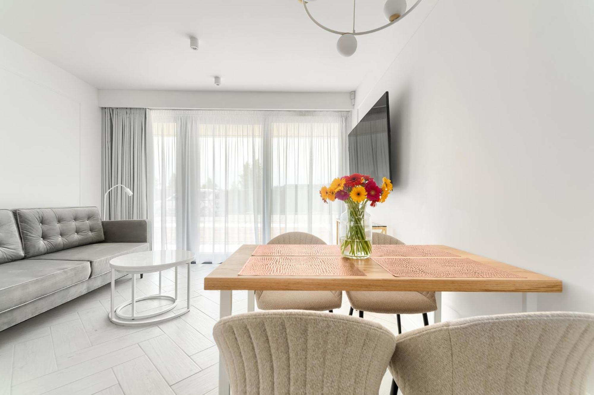 Sea & Lake - City Apartments Миелно Екстериор снимка