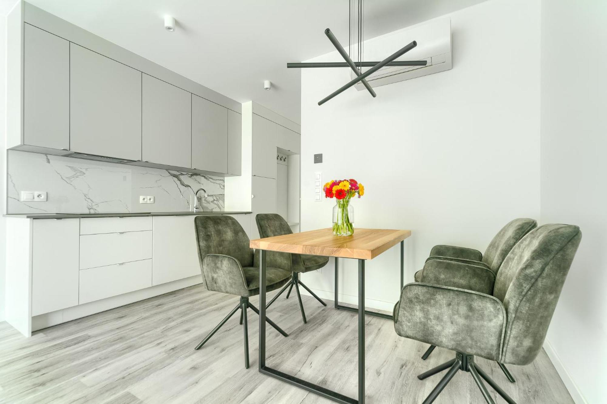 Sea & Lake - City Apartments Миелно Екстериор снимка