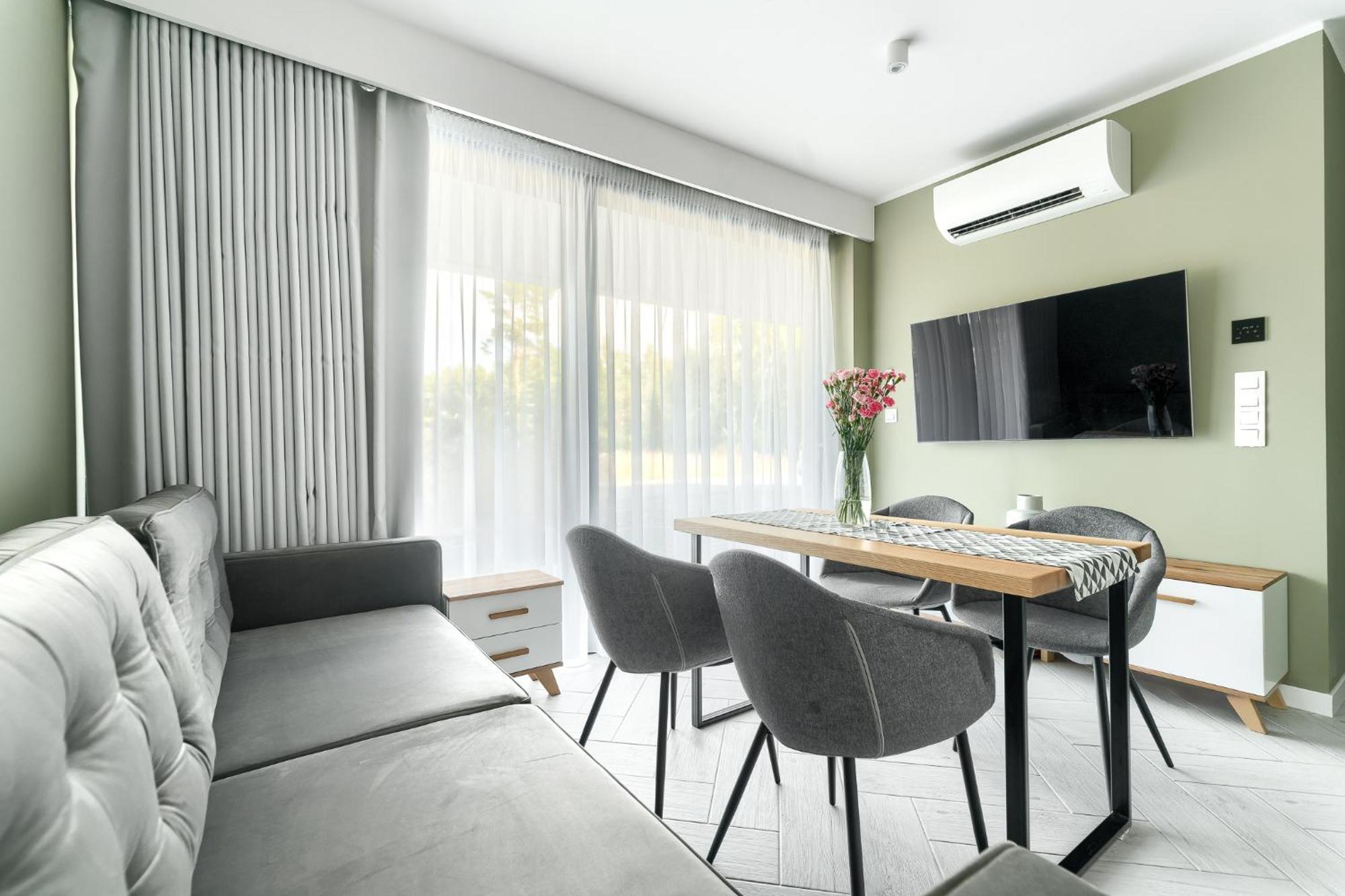 Sea & Lake - City Apartments Миелно Екстериор снимка