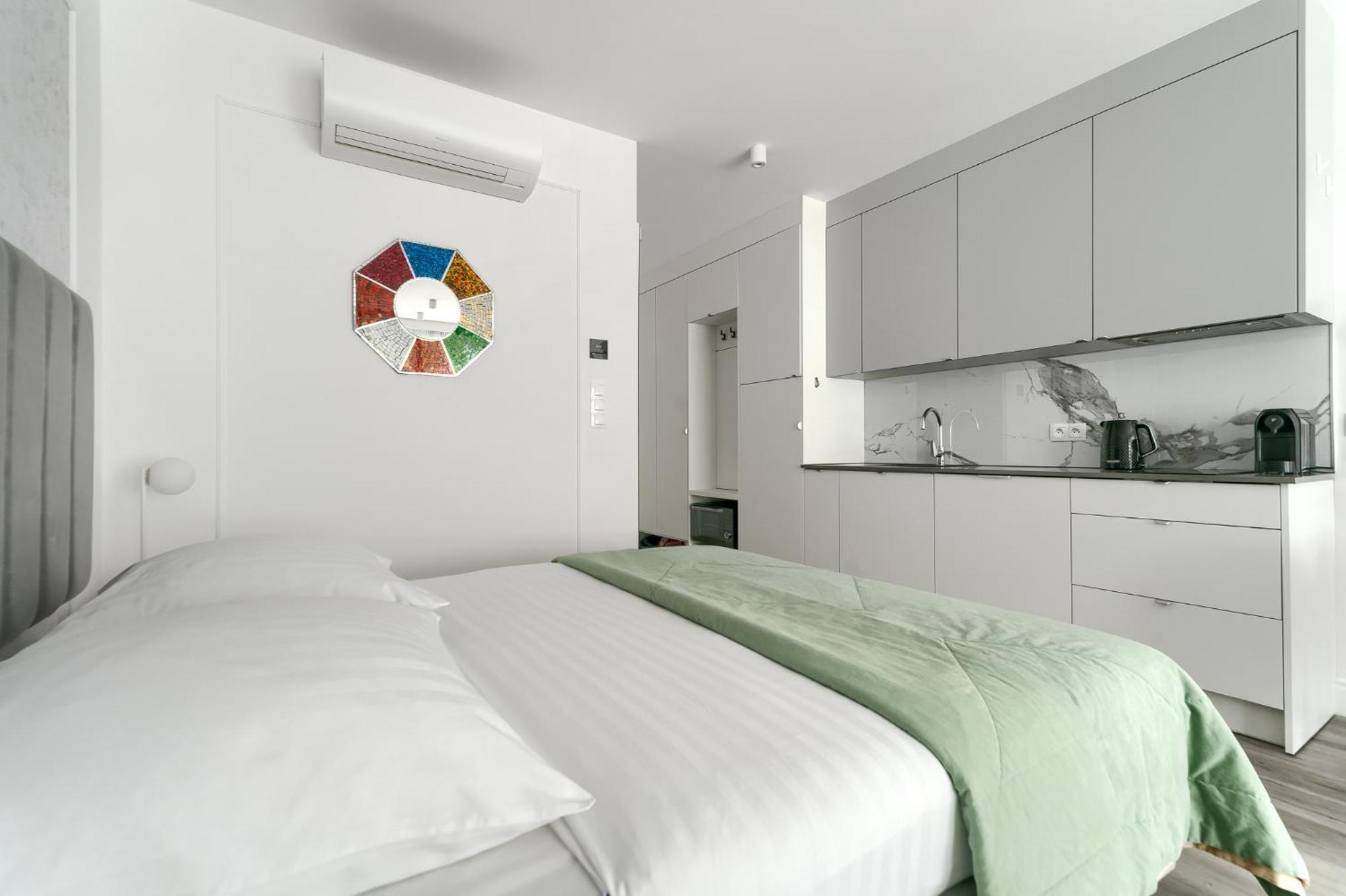 Sea & Lake - City Apartments Миелно Екстериор снимка