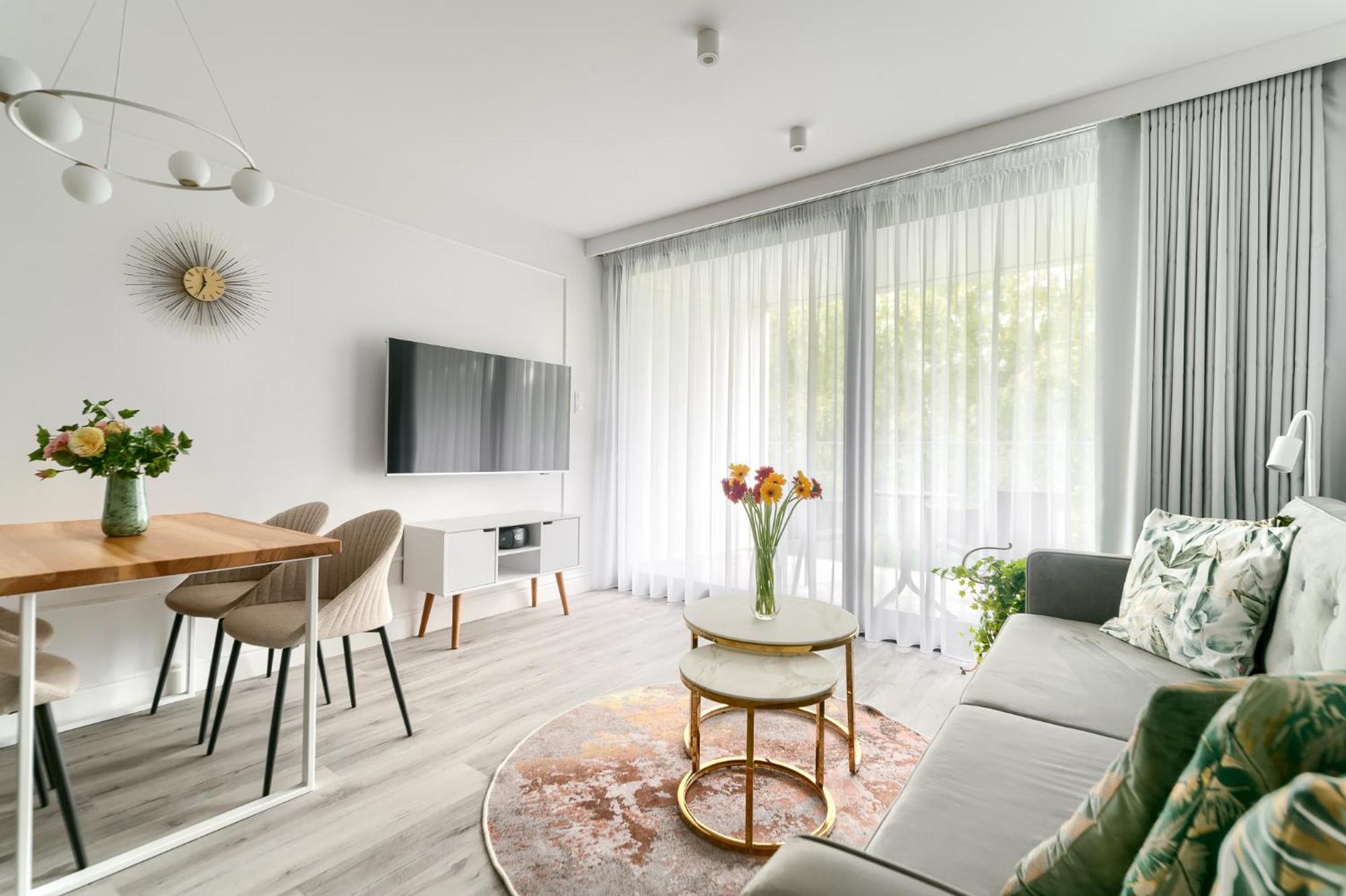 Sea & Lake - City Apartments Миелно Екстериор снимка